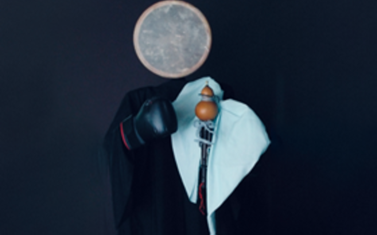 DANS LA GUEULE DE L'OGRE | LE MANTEAU SANS TÊTE