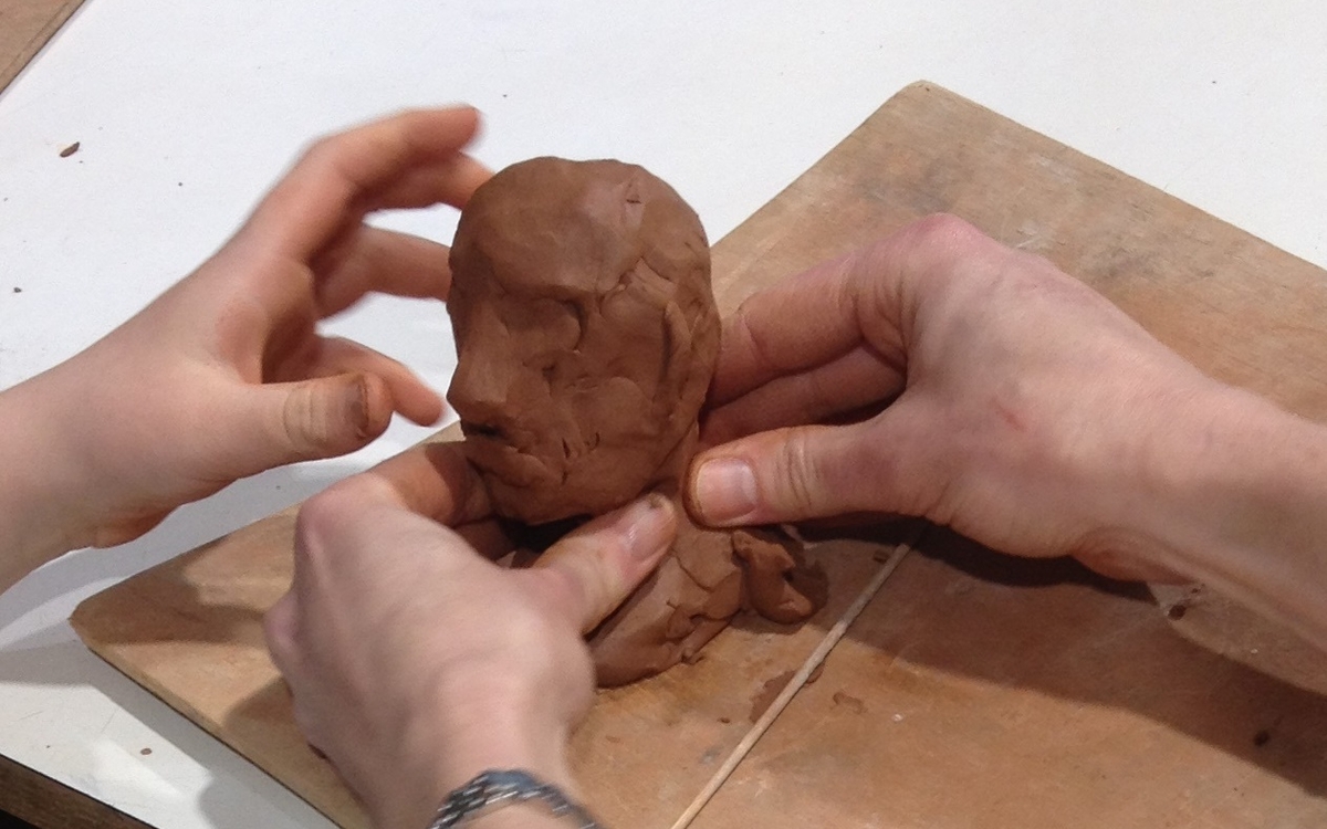 Visite et atelier de modelage en famille - Petit sculpteur à quatre mains