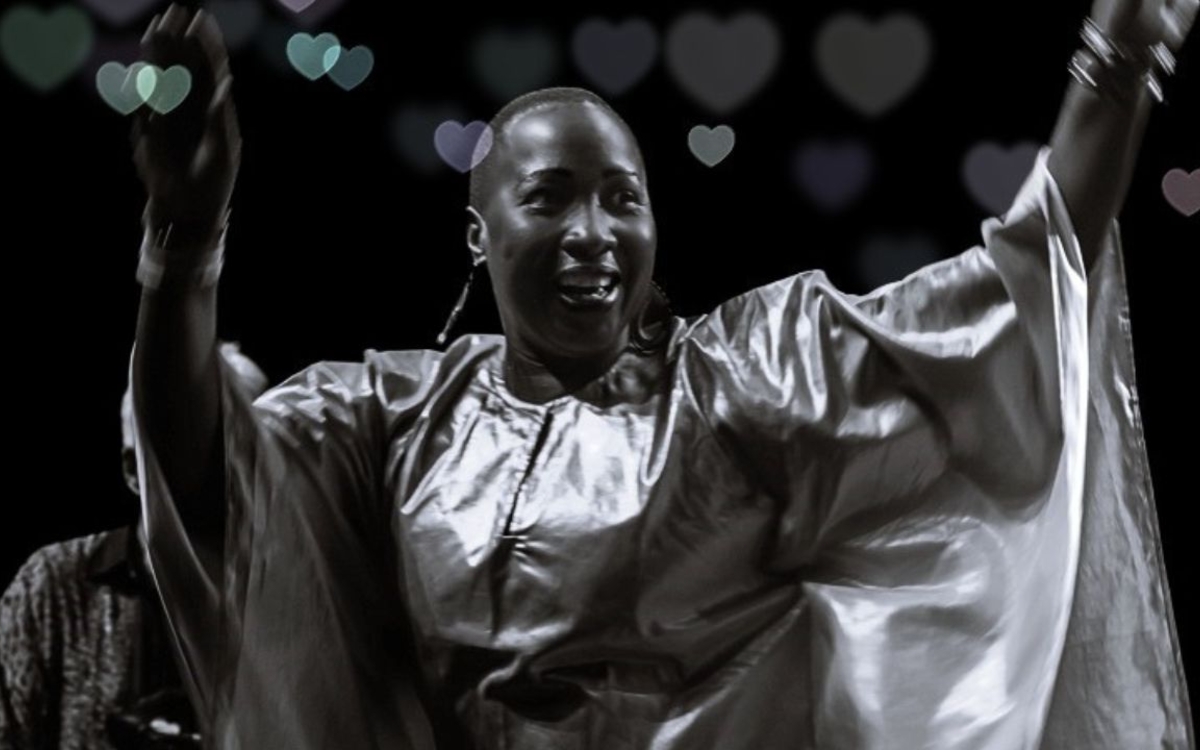 Aïssata Kouyaté, danseuse, professeure de danse, sur scène