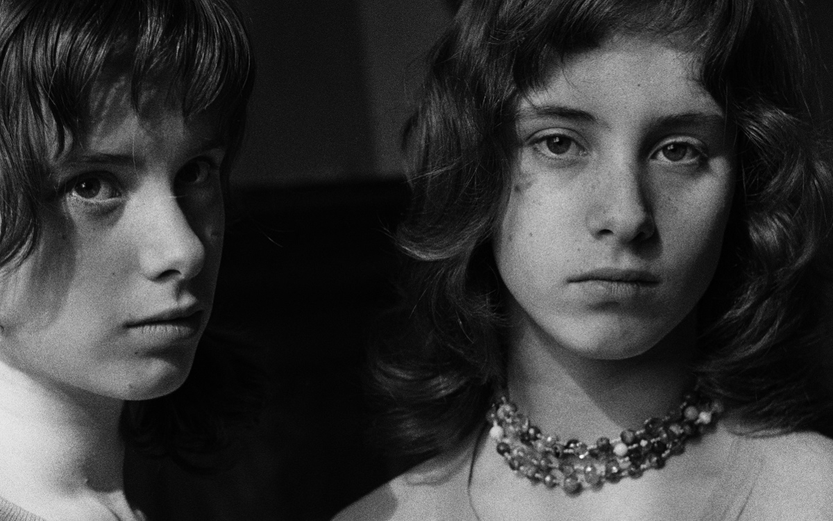 Behind glass 1957 Collection MEP Paris