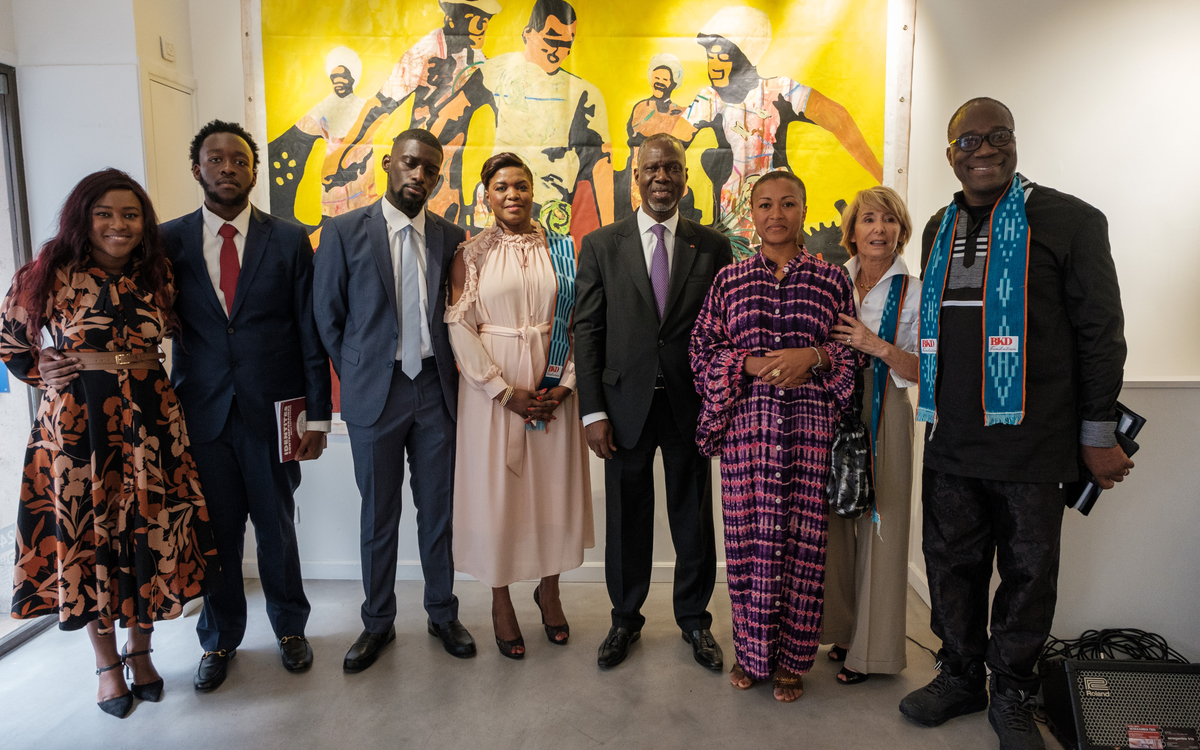  L'Ambassadeur de la Côte d'Ivoire à Paris, avec l'équipe organisatrice de l'édition 1 (Photo d'archive)