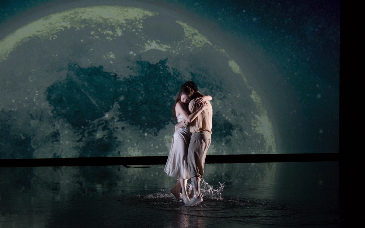 Spectacle "Les Larmes d'Eugénie" par Mélanie Laurent, soutenu par la Maison Cartier. 