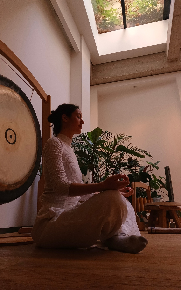 Marie Mazeau professeure de Yoga sur Paris - douceur et méditation - Lifexploratrice