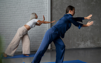 full-shot-women-practising-tai-chi-together