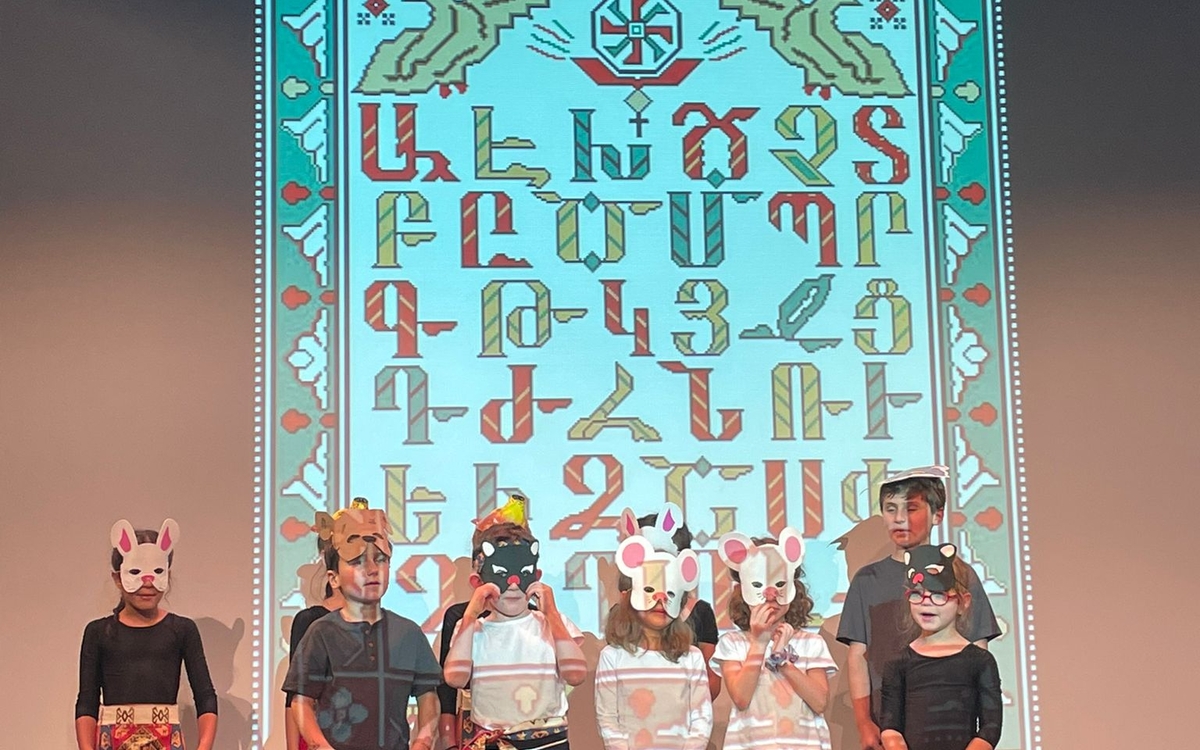 Ateliers  destiné aux enfants de  3 à 6 ans  apprentissages  ludiques  créatifs   pour enfants francophones et arménophones  