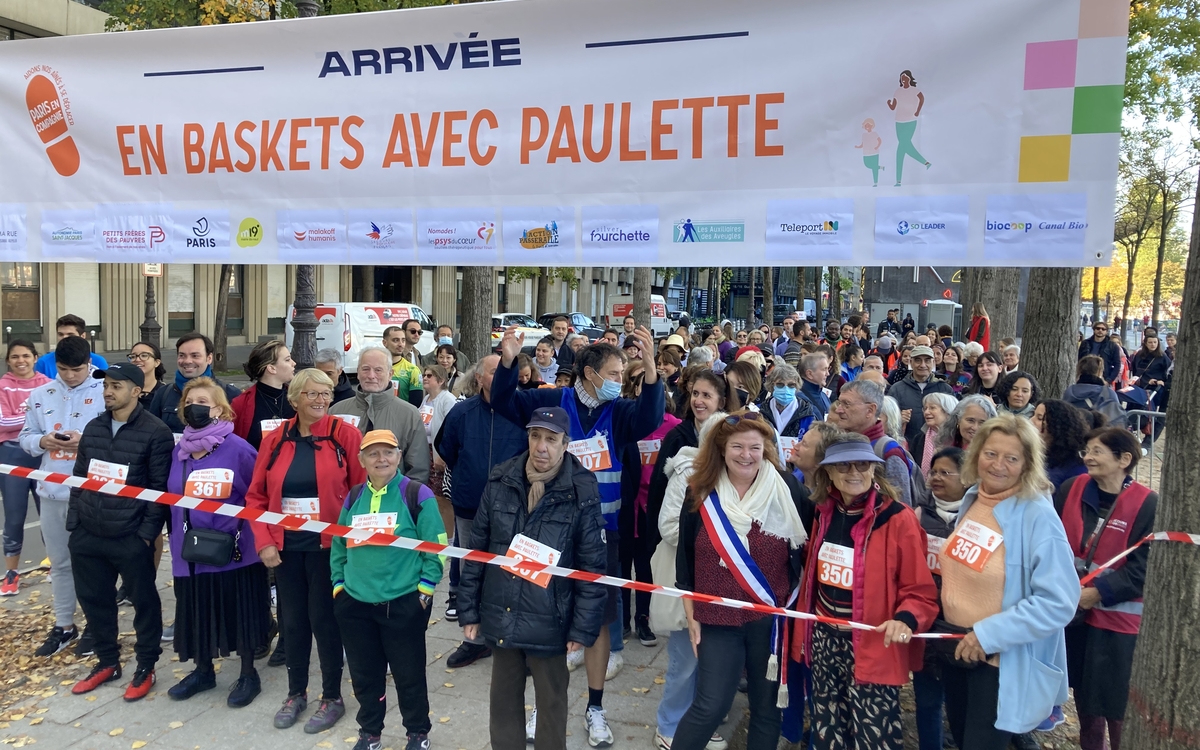 Départ de la course "En baskets avec Paulette", organisée par l'association Paris en Compagnie.