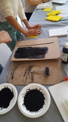 Atelier de gravure sur mousse
