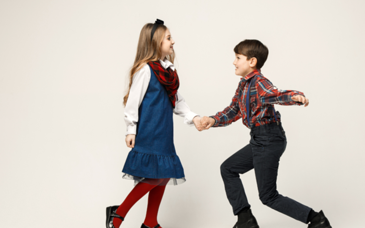 deux enfants danse rock charleston