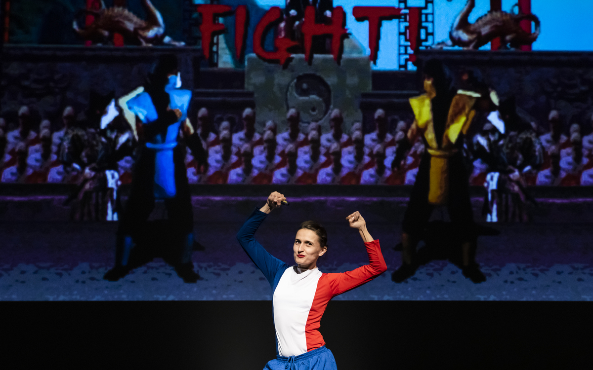 Qui est à la marge et qui est au centre ? Sur quels sédiments repose notre socle commun ? Et vivons-nous une époque aussi inédite que nous le pensons ?