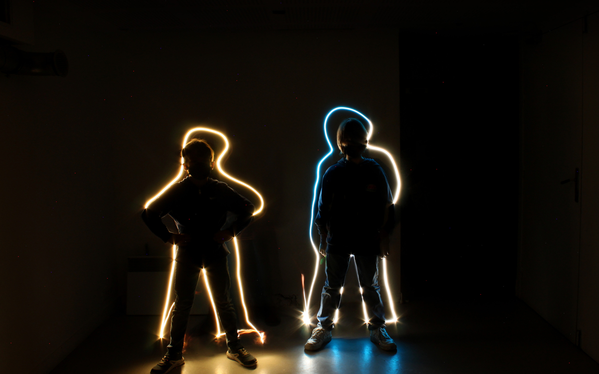 Enfants qui réalisent un atelier dans l'antenne Môm'Ganne