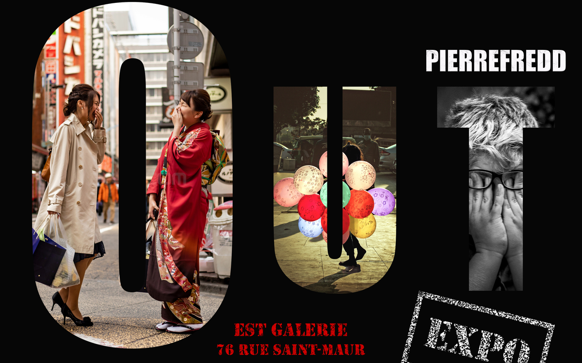 Affiche composée d'un fond uni noir sur lequel se détachent les lettres composant le mot OUT en grand format. A l'intérieur de ses lettres sont incrustées une photographie pat lettre. La première en couleurs nous montre deux femmes face à face en train de se regarder et de rire en se cachant le visage avec leurs mains. La scène est prise à Tokyo au Japon, la femme à droite porte un kimono rouge traditionnel flamboyant tandis que la femme en face d'elle à gauche porte des vêtements de ville et notamment un imperméable beige. Le contraste entre leurs deux tenues respectives est saisissant. Dans la seconde lettre on entraperçoit une silhouette qui se déplace cachée derrière une multitude de ballons multicolores dans une atmosphère chaude de soleil rasant de fin de journée. Enfin, la troisième lettre est un portrait en noir et blanc d'un petit garçon qui se cache les yeux et le visage avec ses mains qu'il glisse sous ses lunettes. Au dessus de cette dernière lettre est inscrit le nom du photographe PIERREFREDD, en dessous le mot EXPO encadré et dans une typographie évoquant un tampon encreur. On retrouve ce même effet mais inscrit à l'encre rouge au centre en bas de l'affiche avec le nom et l'adresse de la galerie EST GALERIE 76 rue Saint-Maur 75011 Paris ainsi que les dates de l'exposition 24, 25 et 26 novembre 2023.