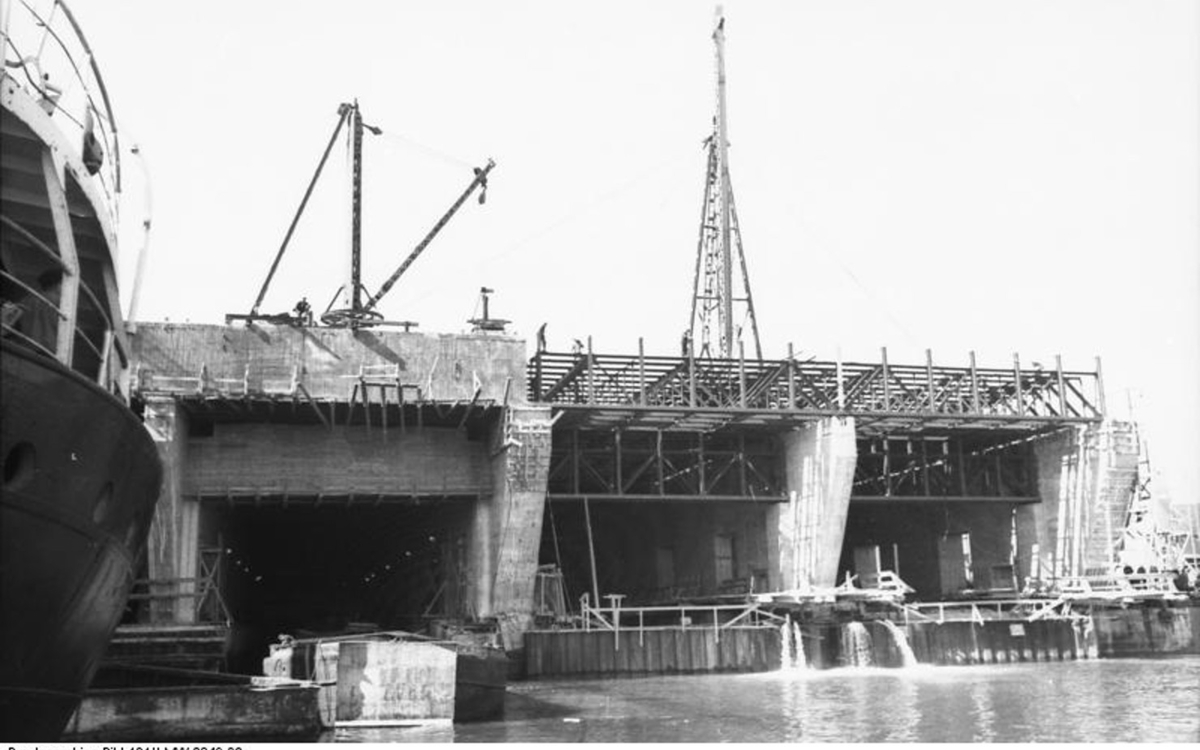 La base sous-marine de Brest en 1941, un chantier de l'organisation Todt pour lequel de nombreux républicains espagnols sont requis.