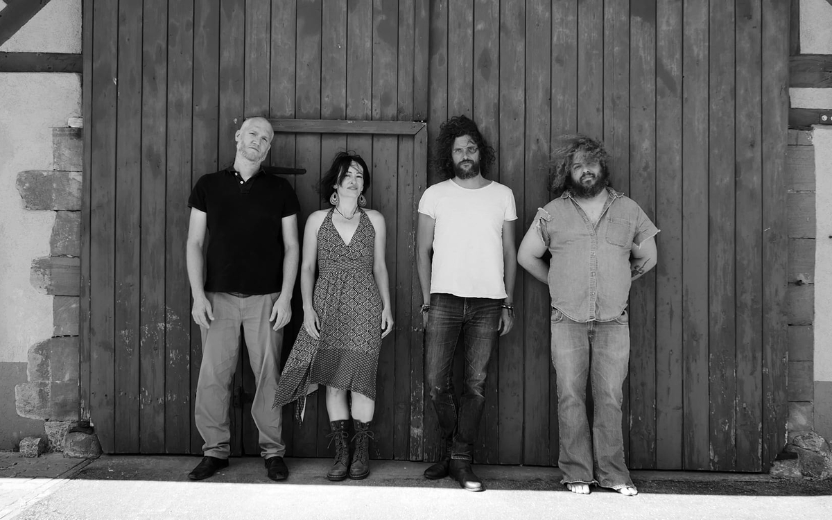 Pour la sortie de son nouveau single, Jayne, le groupe de post rock Kwoon est enfin de retour en live