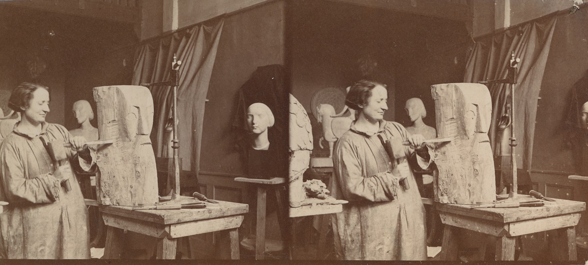 Photographie anonyme, Chana Orloff dans son atelier rue d’Assas, 1915 Ateliers-musée Chana Orloff, Paris