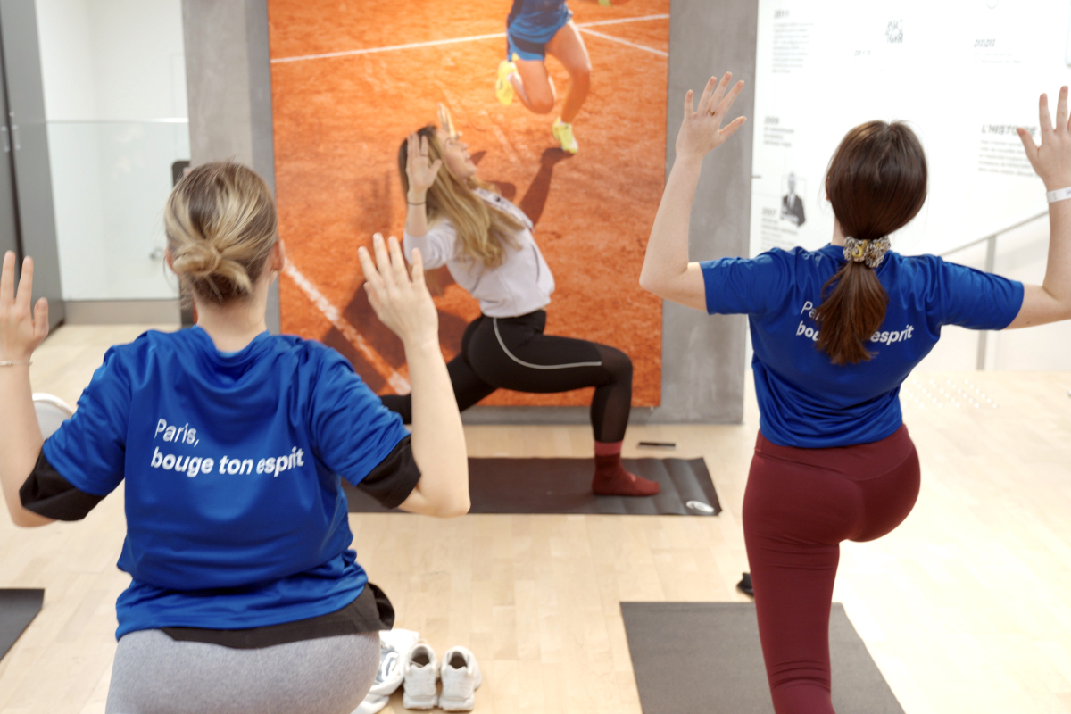 Séance de yoga gratuite et coachée grâce à la Ville de Paris et ASICS