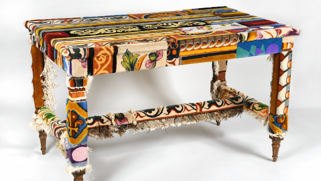 Mobilier redécoré pour l'exposition Les Aliénés du Mobilier national, le retour !