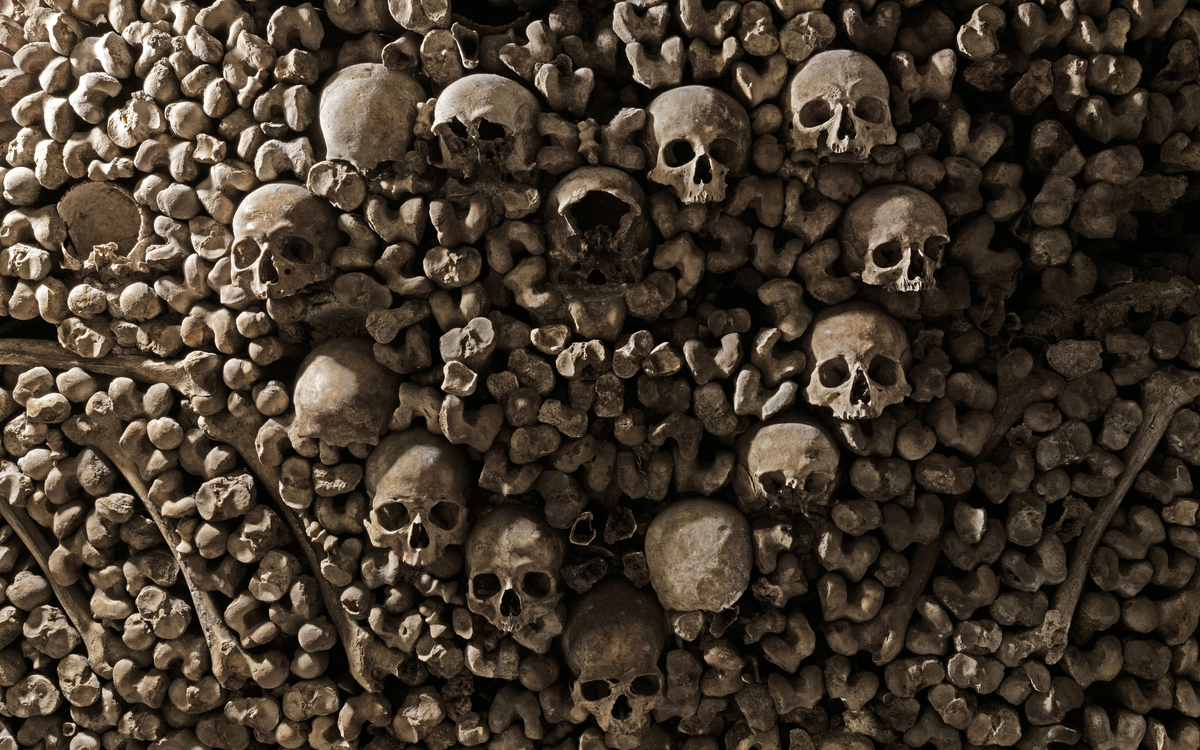 Une hague d'ossements aux Catacombes