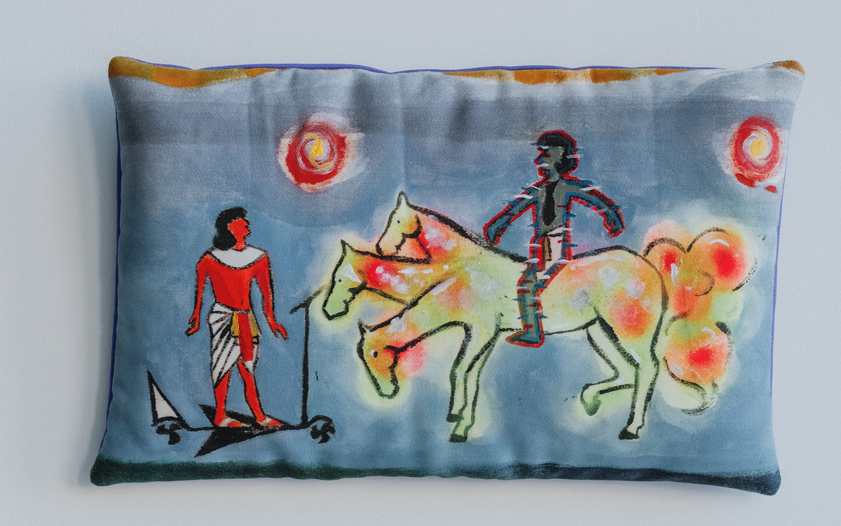 Prophétie hémorroïdaire est une œuvre réalisée par Laura Burucoa en co-création avec Sara Bouazzaoui lors d'une résidence au CAC Brétigny en 2021-2022