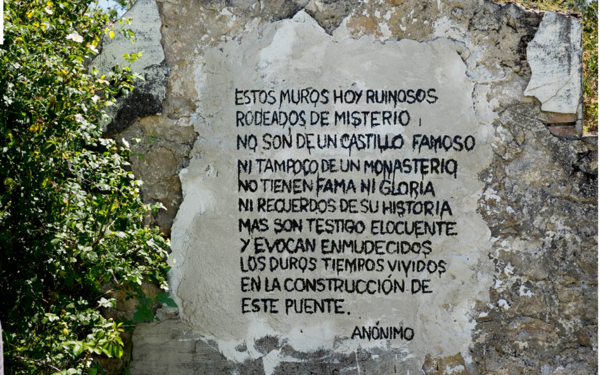 Ces murs en ruine… ont été gravés dans la pierre par un prisonnier