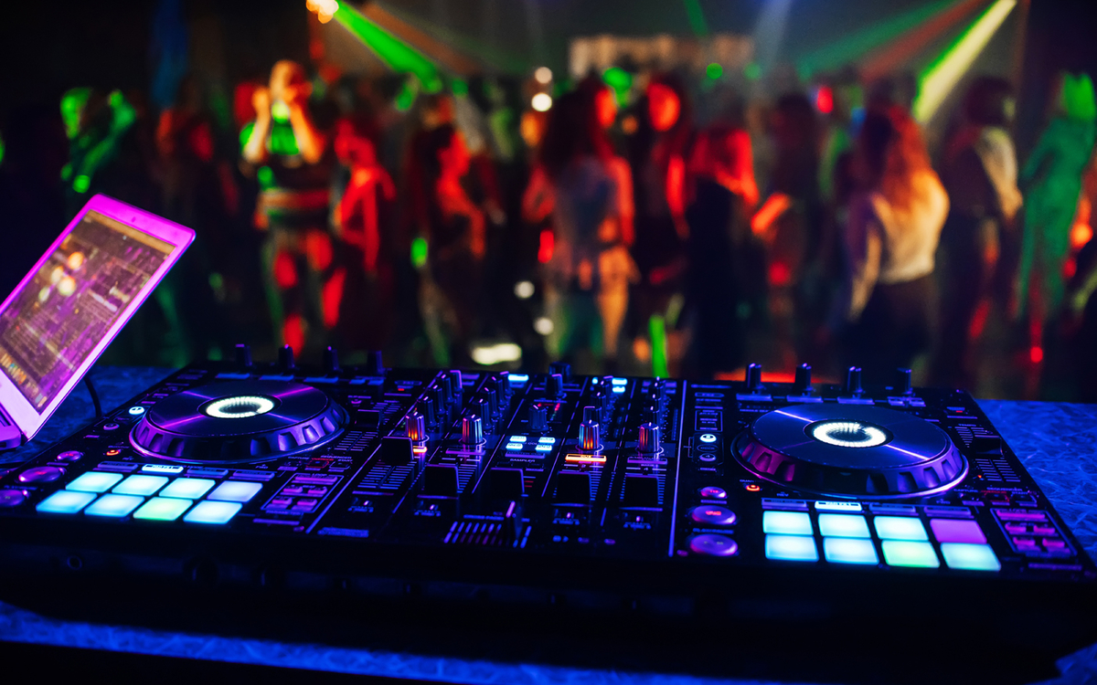 Dj Set.