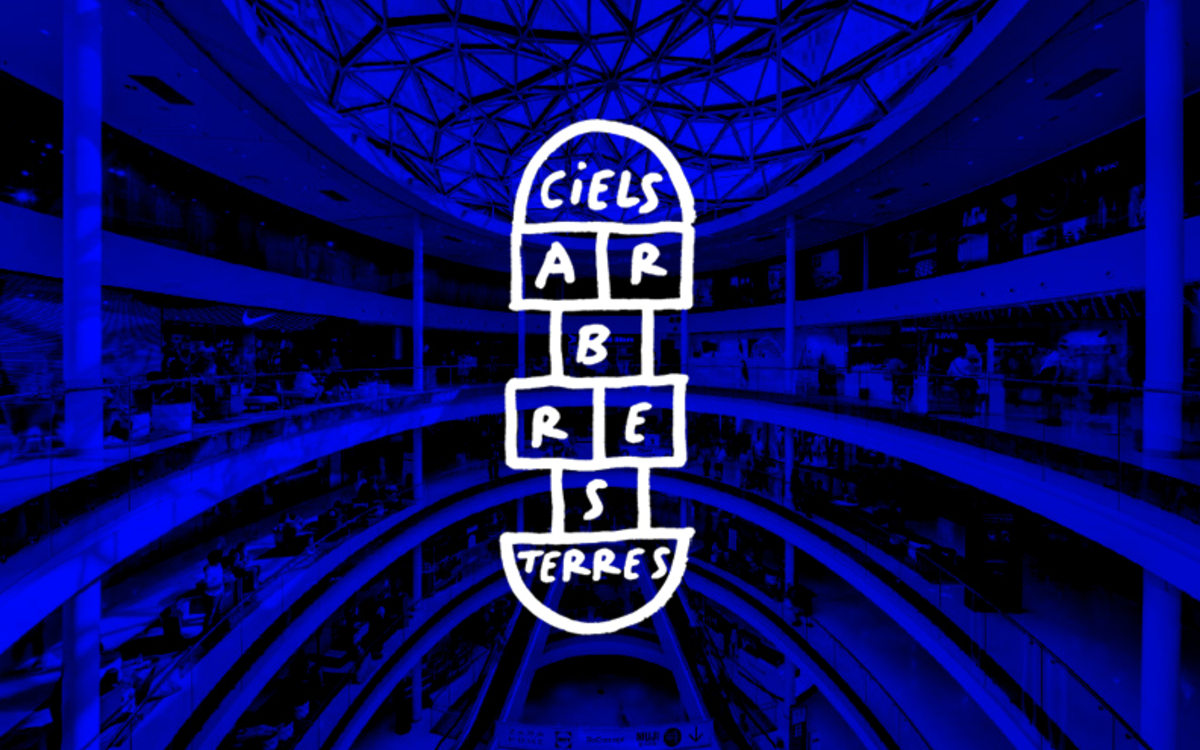 photo du centre beaugrenelle avec un filtre bleuté et dessin de marelle