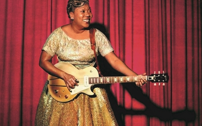musique femme guitare