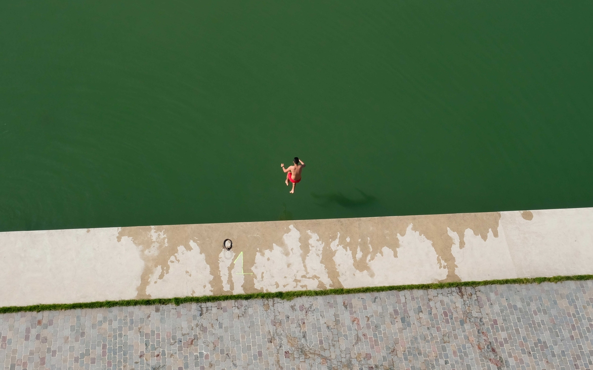 Balade grand-parisienne, Vincent Migrenne, festival, soirée d'ouverture, Guide des Grands Parisiens, Pantin, Magasins Généréaux, musique, danse, concert, performances, ateliers, kermesse, bingo drag, guinguette