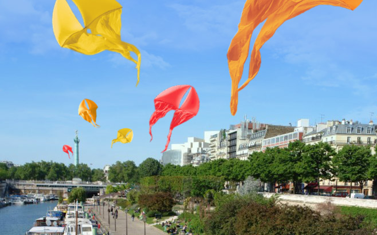 Vue du port de l'Arsenal avec des cerfs-volants