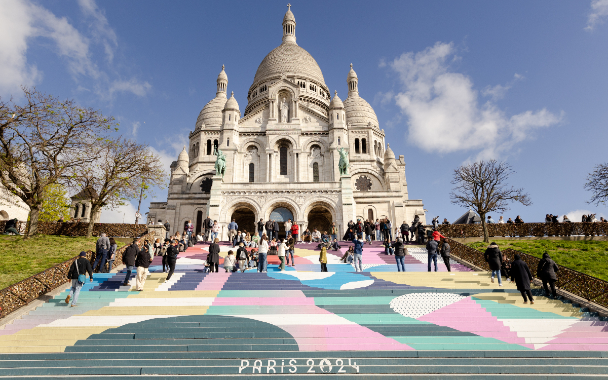 View of the Sacré-Cœur forecourt.