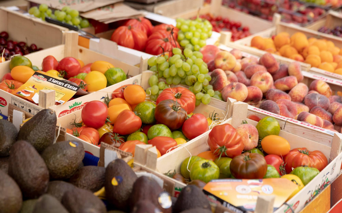 Etal de fruits et légumes au marché d'Aligre