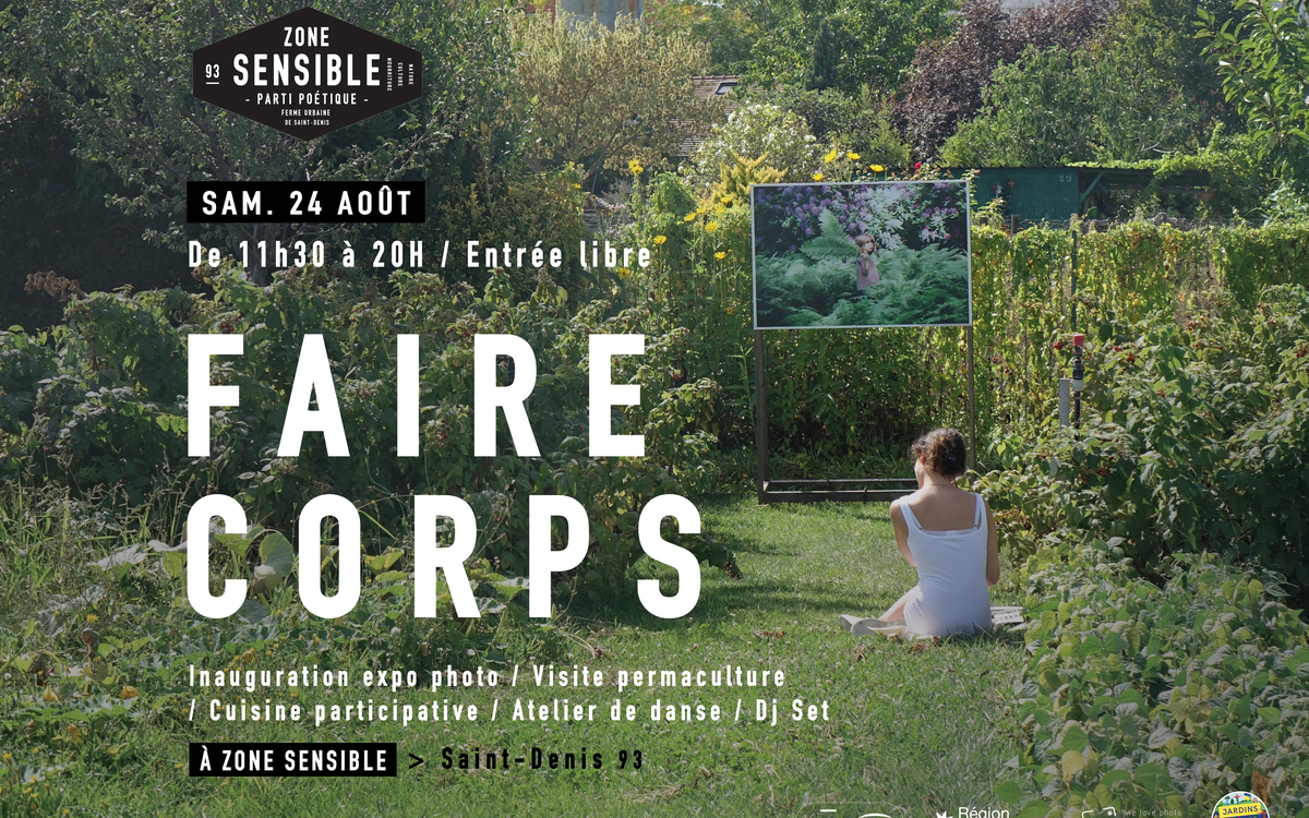 Femme en robe blanche assise dans un jardin