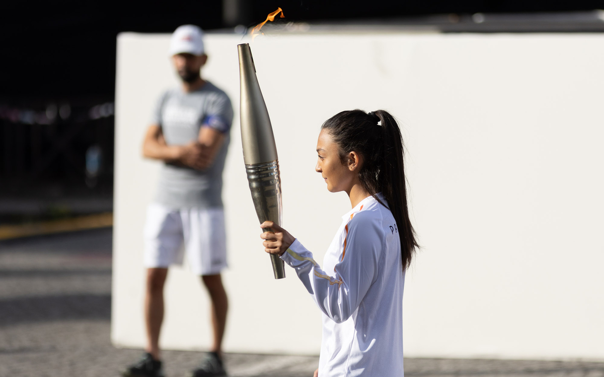 La flamme a illuminé la cérémonie du 80ème anniversaire de la Libération de Paris - Place Denfert-Rochereau.