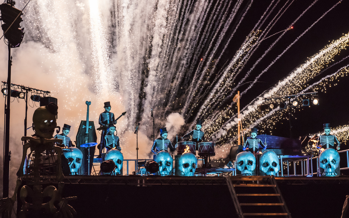 Spectacle "Les tambours de la Muerte" par la compagnie Transe Express