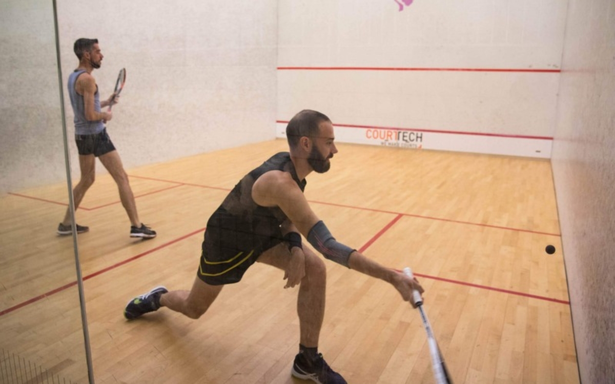 Photo de deux joueurs de squash