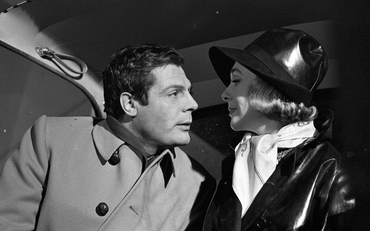 Marcello Mastroianni dans une scène de film