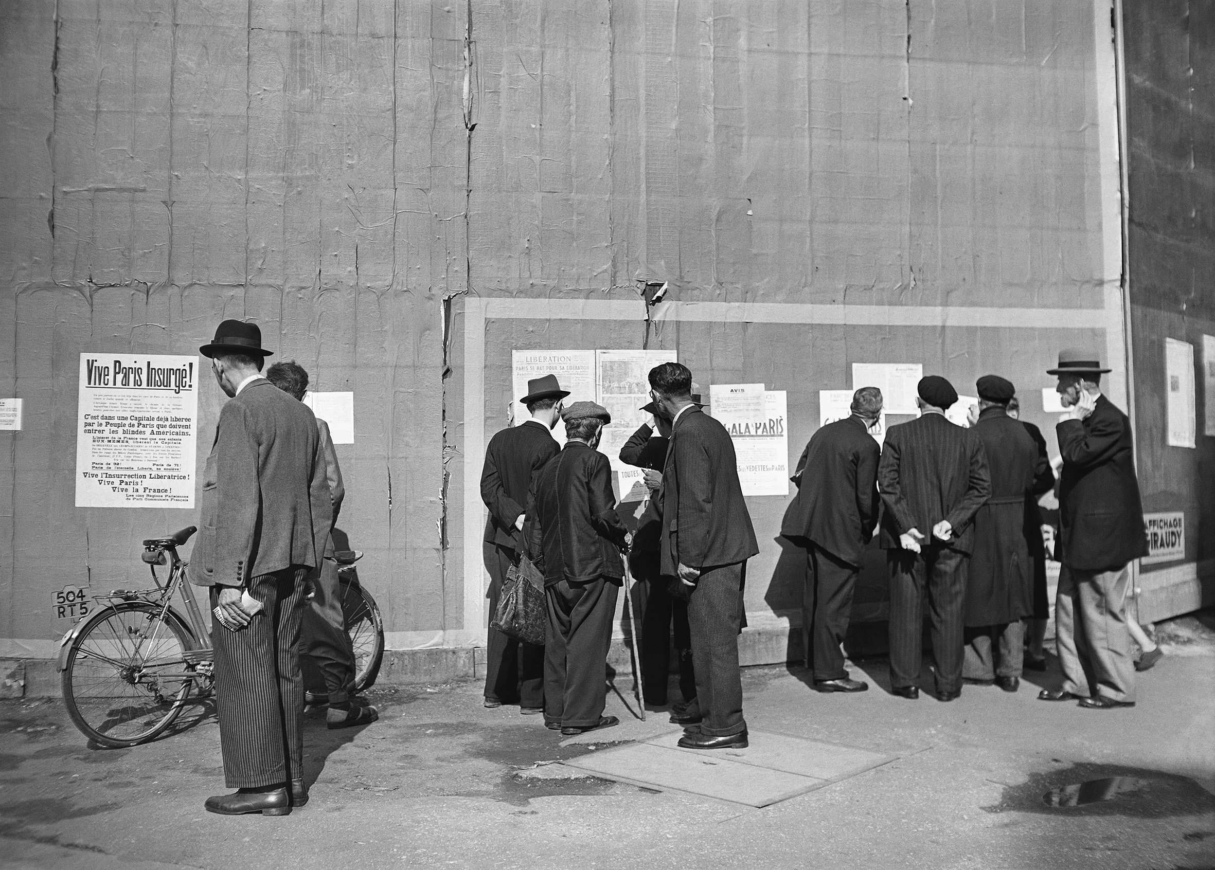 Dès le 18 août 1944, le déclenchement de l’insurrection pour la Libération de Paris s’accompagne d’une floraison d’affiches dans les rues de la capitale. Les appels à la mobilisation s’y multiplient