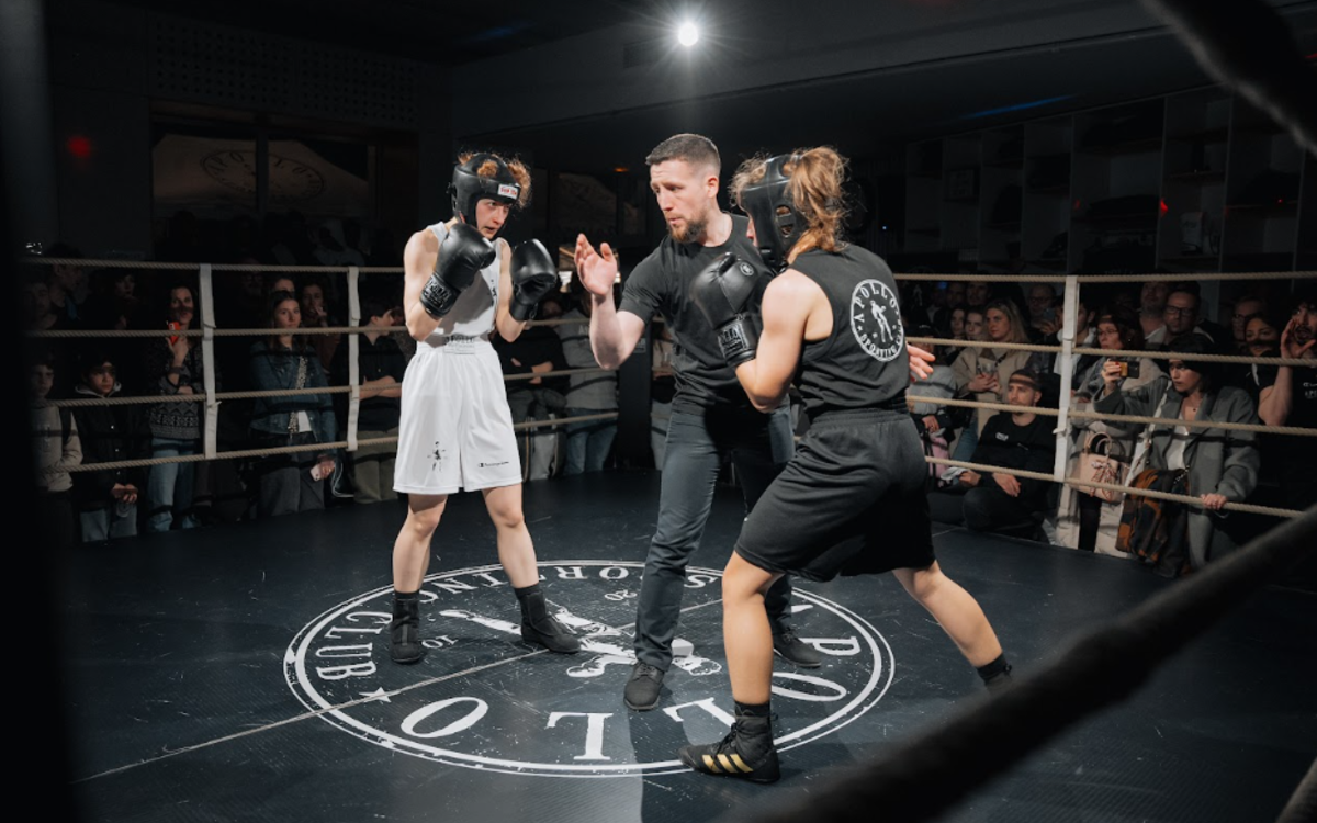 Combat à l'Apollo Sporting Club (19e)