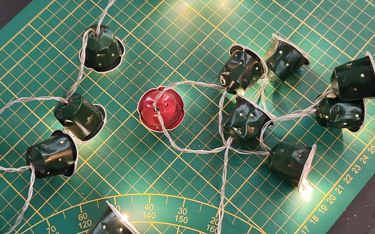 Atelier upcycling guirlande de Noël en capsules de café