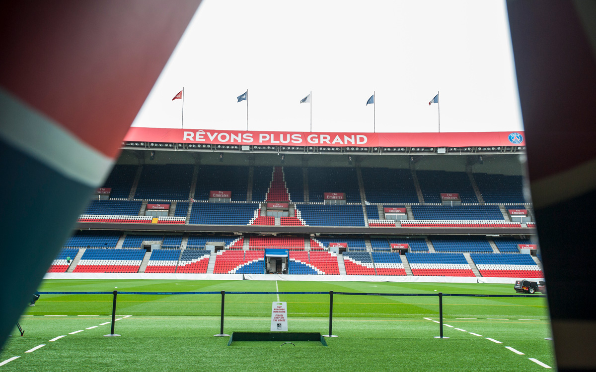 Photo de l'entrée des joueurs au Parc des Princes (16e)
