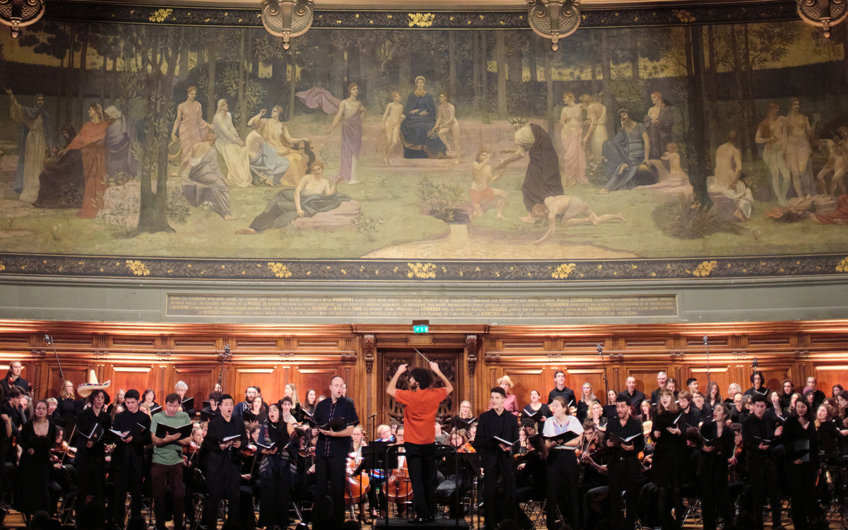 Pour clôturer la saison du COSU et à l'occasion de la Saison croisée France-Brésil, des pièces de Bizet jamais données en concert résonneront aux côtés de grands compositeurs brésiliens.