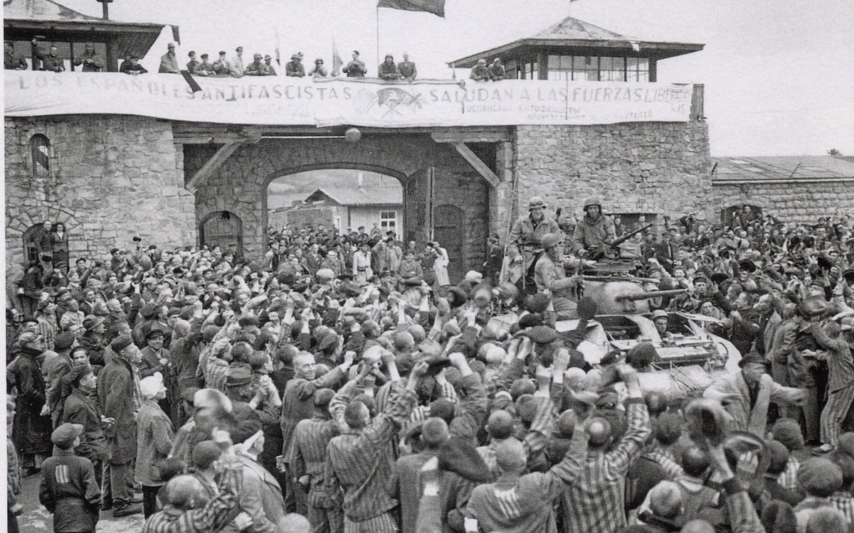 L'arrivée des alliés, reconstitué le 7 mai (2 jours après la libération) 