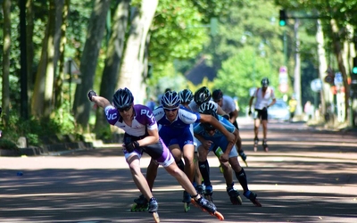 Pratiquants de roller endurance.