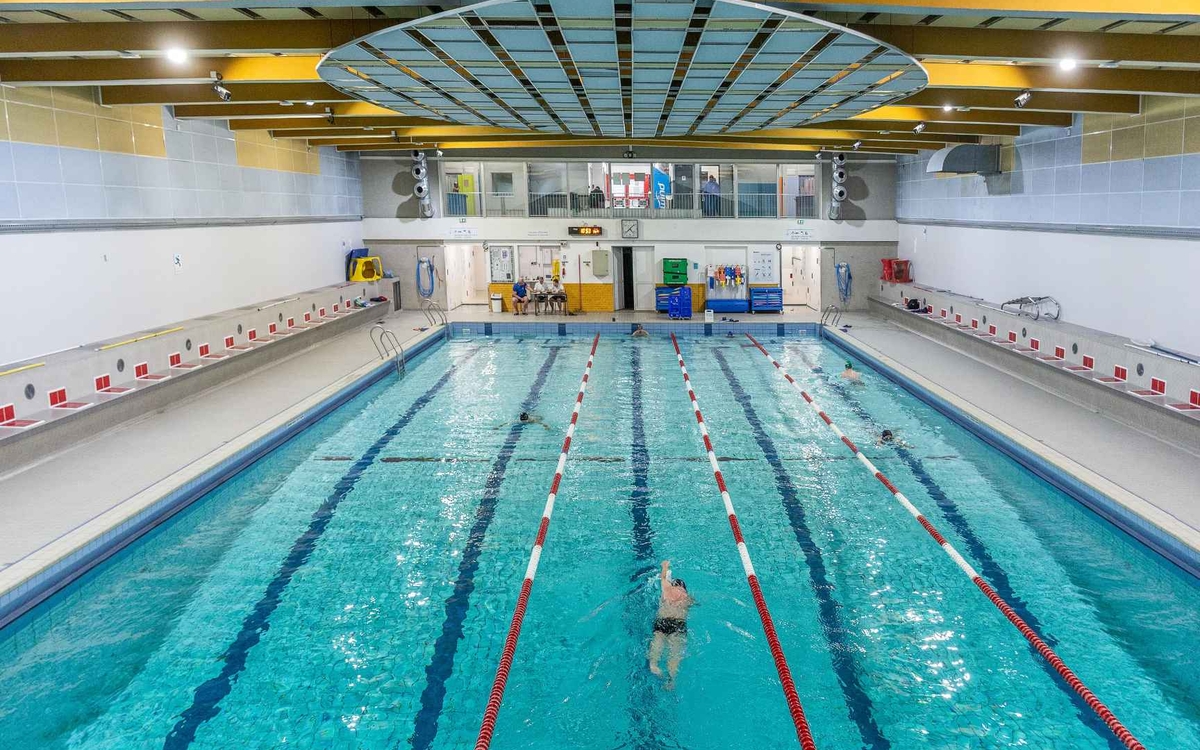 Photo du bassin principal de la piscine Didot. 