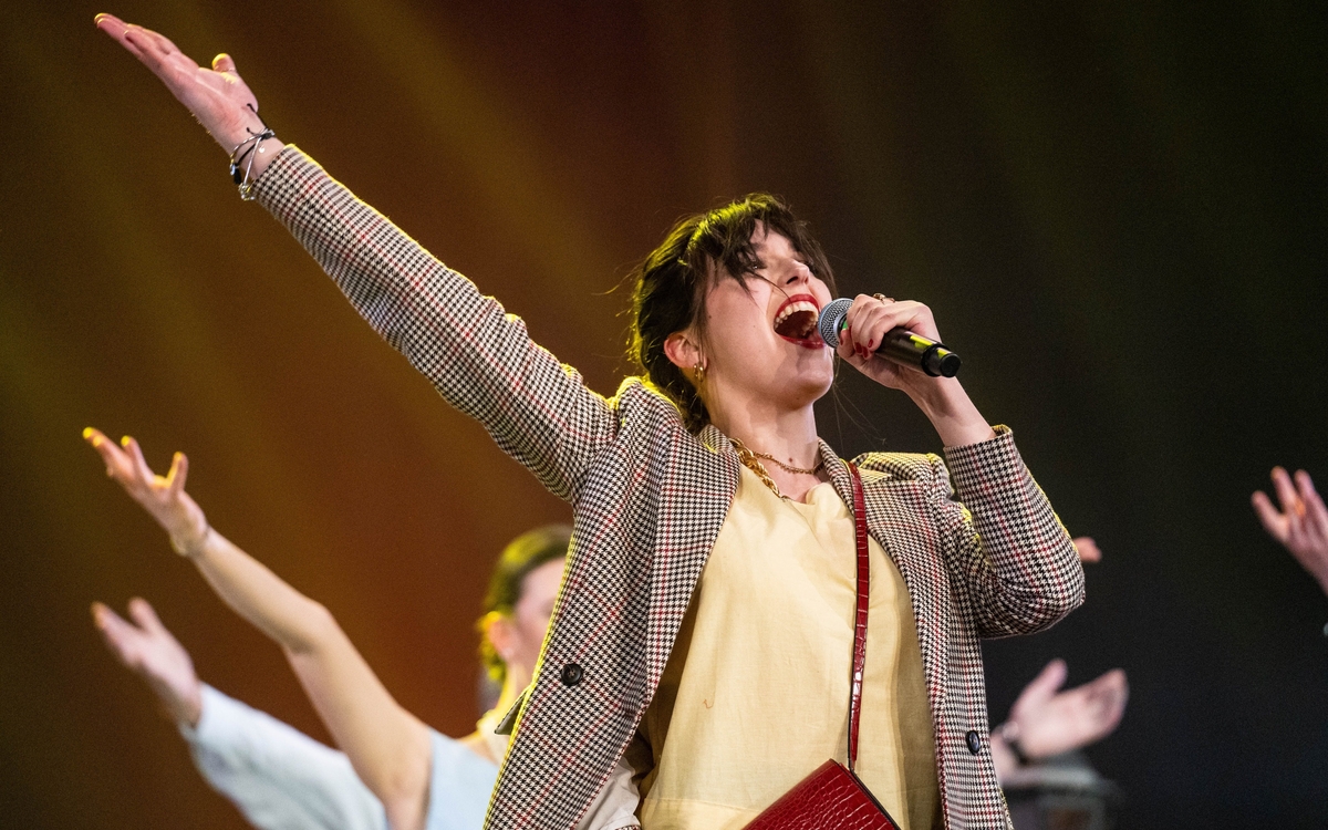 Léa chante comédie musicale adulte Ateliers Nemorosa 