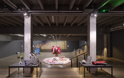 Vue d ’ exposition, Chalisée Naamani, « Octogone » , Palais de Tokyo