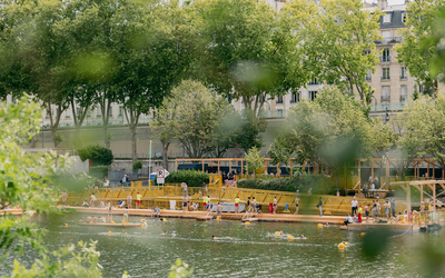 Baignade au bras de Grenelle, vue sur le spot depuis la rive d'en face.