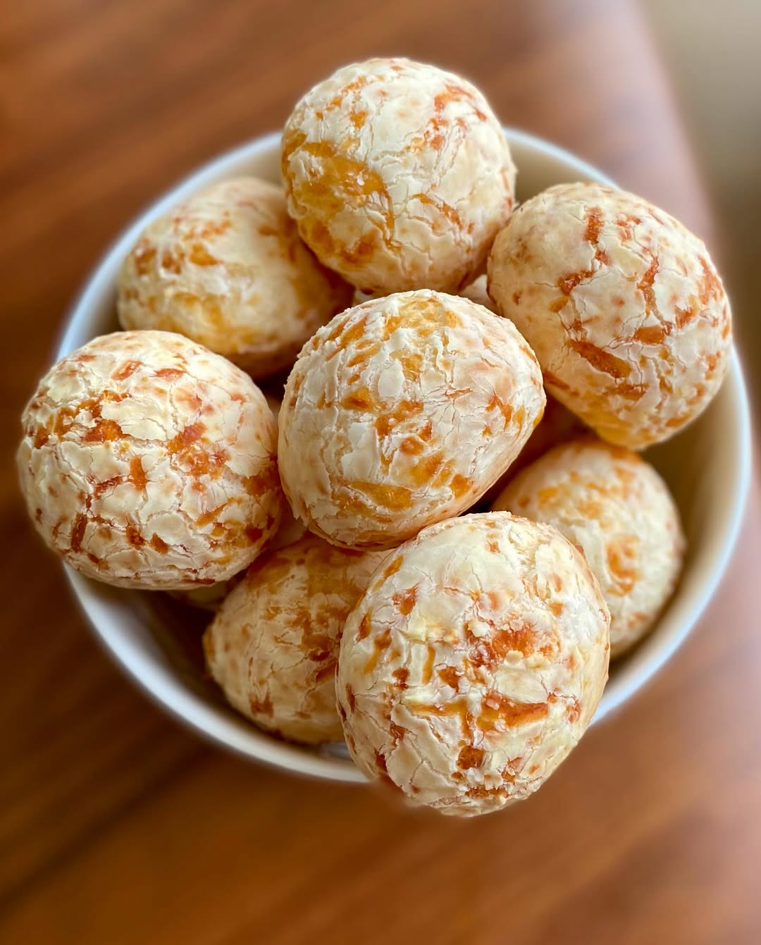 Pao de queijo (pain au fromage) - Alessandra Montagne (Nosso, Tempero)