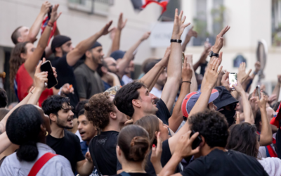 Photo de supporters du PSG lors de la finale de la Ligue des Champions 2025.