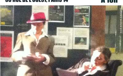 Affiche présentant deux personnages pour féminins en costumes et coiffés de chapeaux le spectacle sur Mireille Havet de la Cie Bouche à Bouche