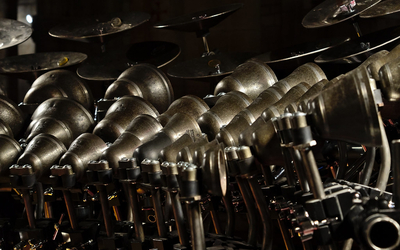 Photographie en gros plan de l'instrument clavicloche